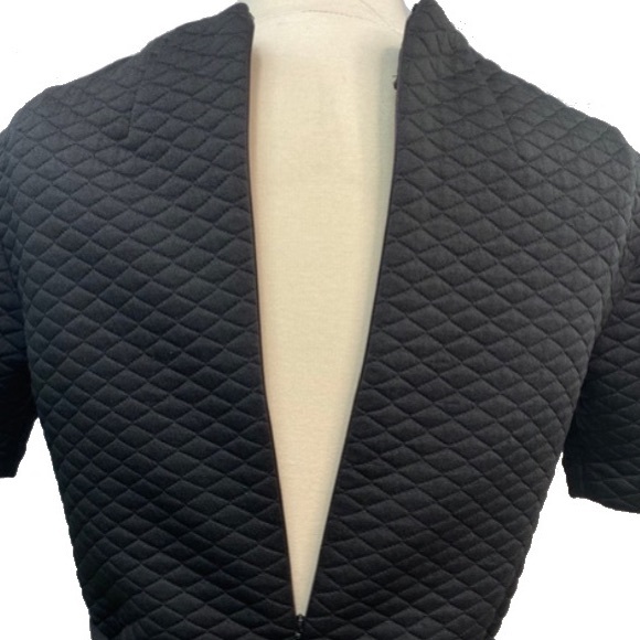 Elle Black waffle belted crop top - Picture 4 of 7